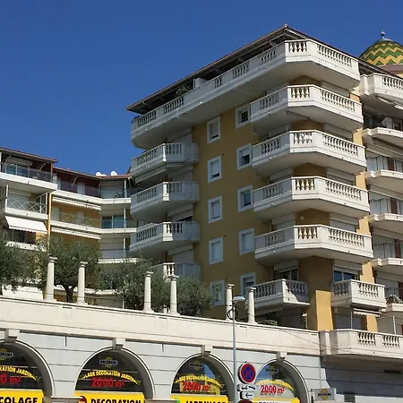Palais Des Domes Avec Piscine Apartment *
